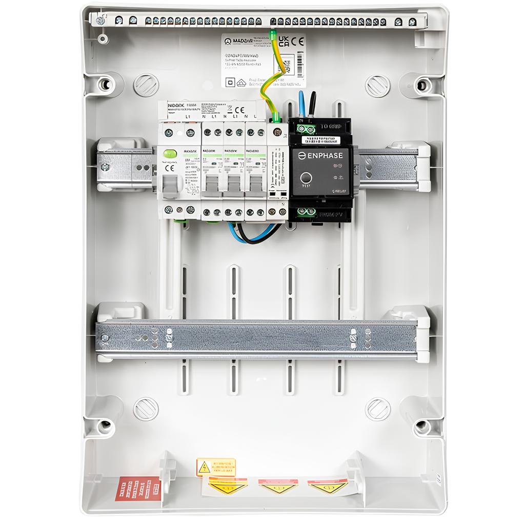 MadENR - Coffret de protection AC 3kW - 20A - avec parafoudre, Q-Relay, place passerelle - monophasé